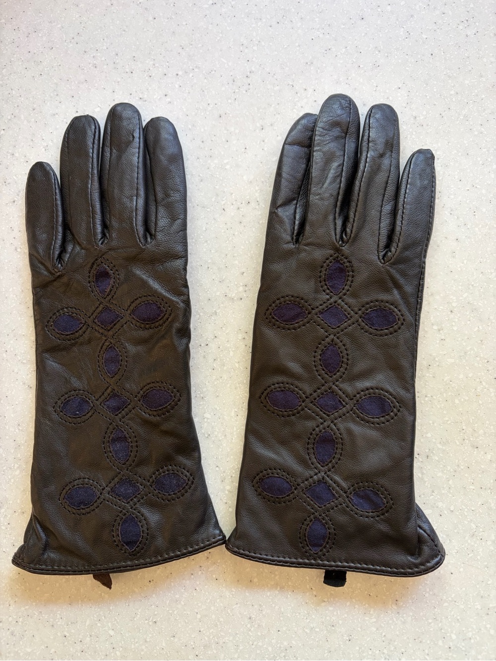 Vintage Y2K Women’s Brown Black Blue Leather Embroidered Gloves. Size S/M